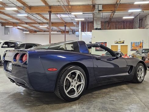 Used 2000 Chevrolet Corvette Coupe w/ Roof Pkg image 11