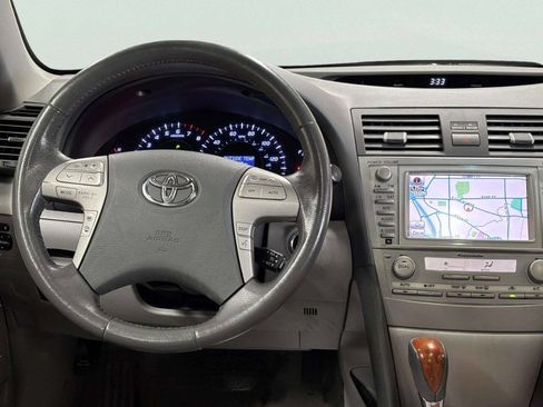 Used 2011 Toyota Camry XLE w/ SE/XLE Extra-Value Pkg FWD image 23