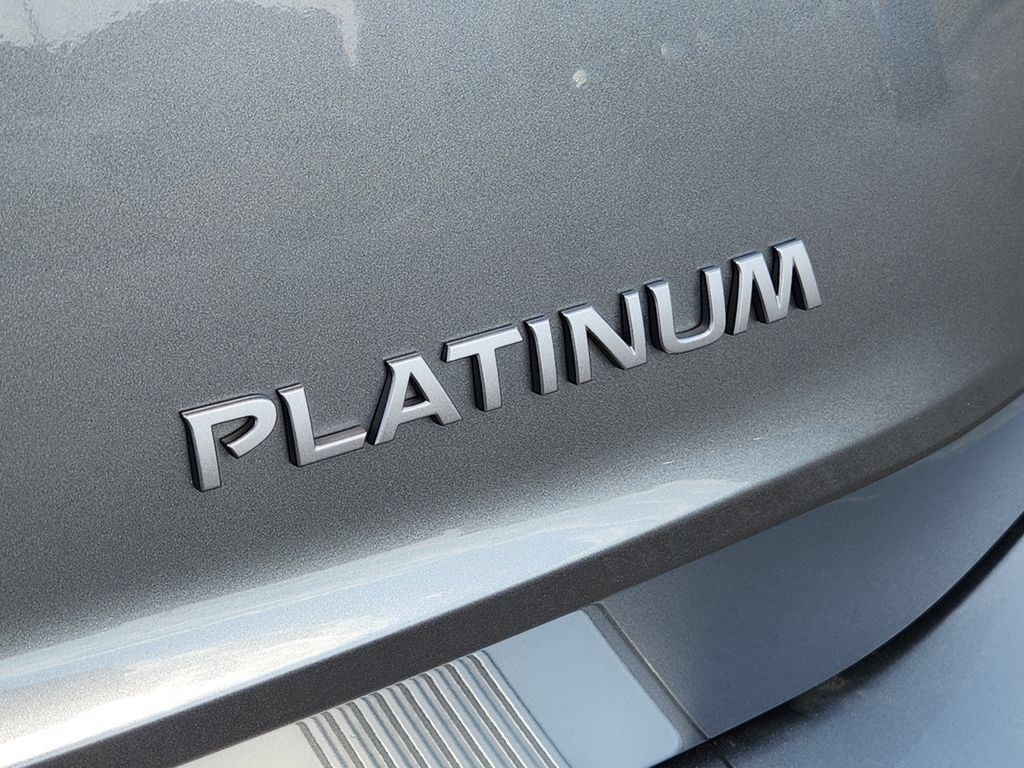 Used 2025 Nissan Rogue Platinum w/ Platinum Premium Package FWD image 8