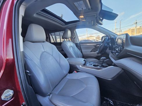 Used 2020 Toyota Highlander Limited image 51