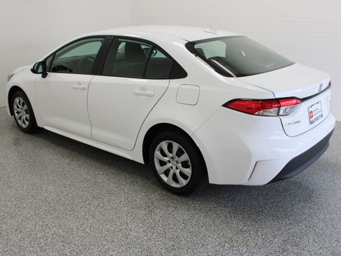 Used 2026 Toyota Corolla LE FWD image 9