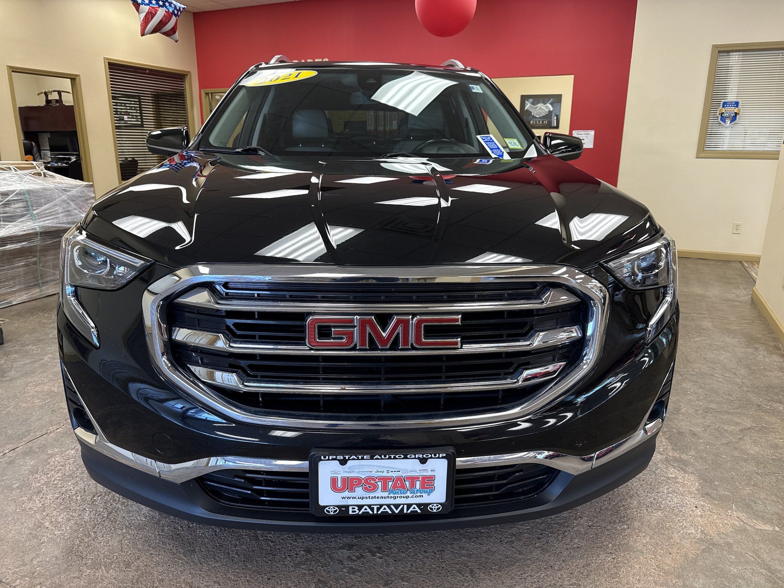 Used 2021 GMC Terrain SLT AWD/4WD image 2