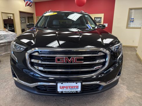 Used 2021 GMC Terrain SLT AWD/4WD image 2