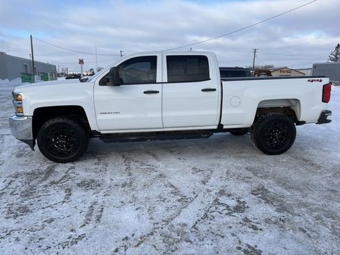 Used 2019 Chevrolet Silverado 2500 W/T image 1