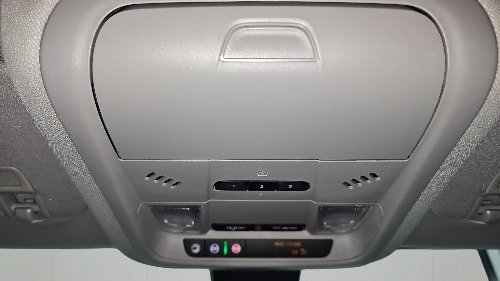 Used 2023 Chevrolet Equinox Premier FWD image 21