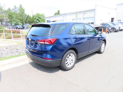 Used 2023 Chevrolet Equinox LS FWD image 5