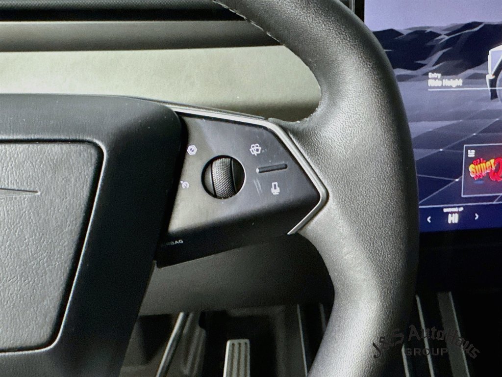 Used 2024 Tesla Cybertruck AWD Crew Cab image 14