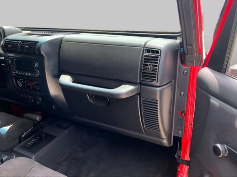 Used 2005 Jeep Wrangler X AWD/4WD image 18