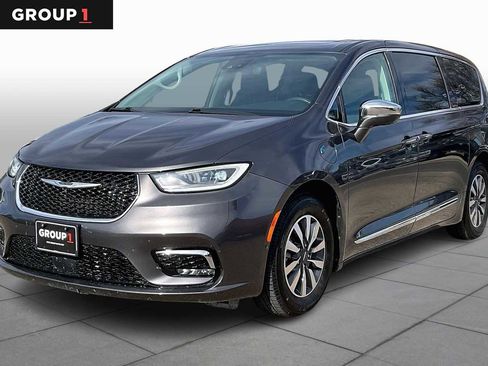 Used 2022 Chrysler Pacifica Limited image 1