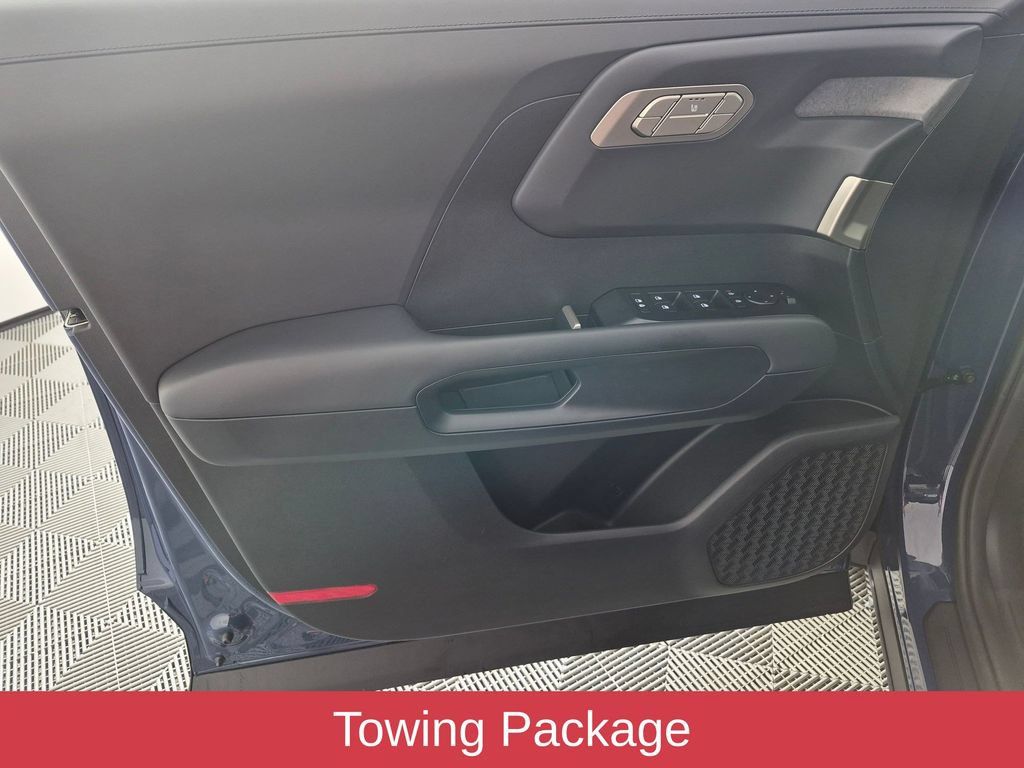 Used 2027 Kia Telluride S w/ Towing Package AWD/4WD image 11