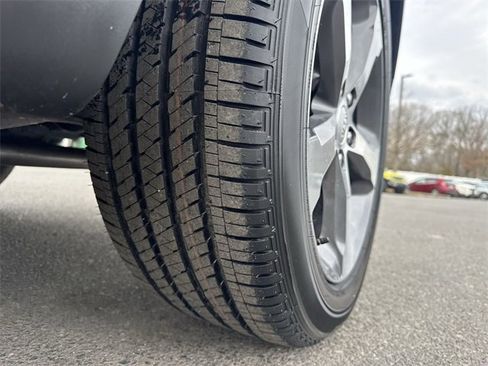 New 2026 Jeep Grand Cherokee Limited w/ Luxury Tech Group II image 18