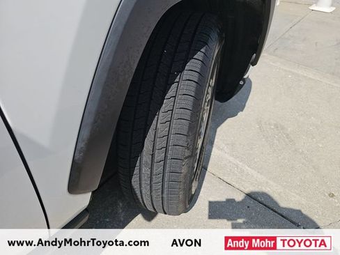 Used 2022 Toyota RAV4 LE AWD/4WD image 34