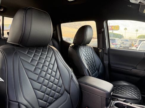 Used 2022 Toyota Tacoma 4x4 Double Cab image 29