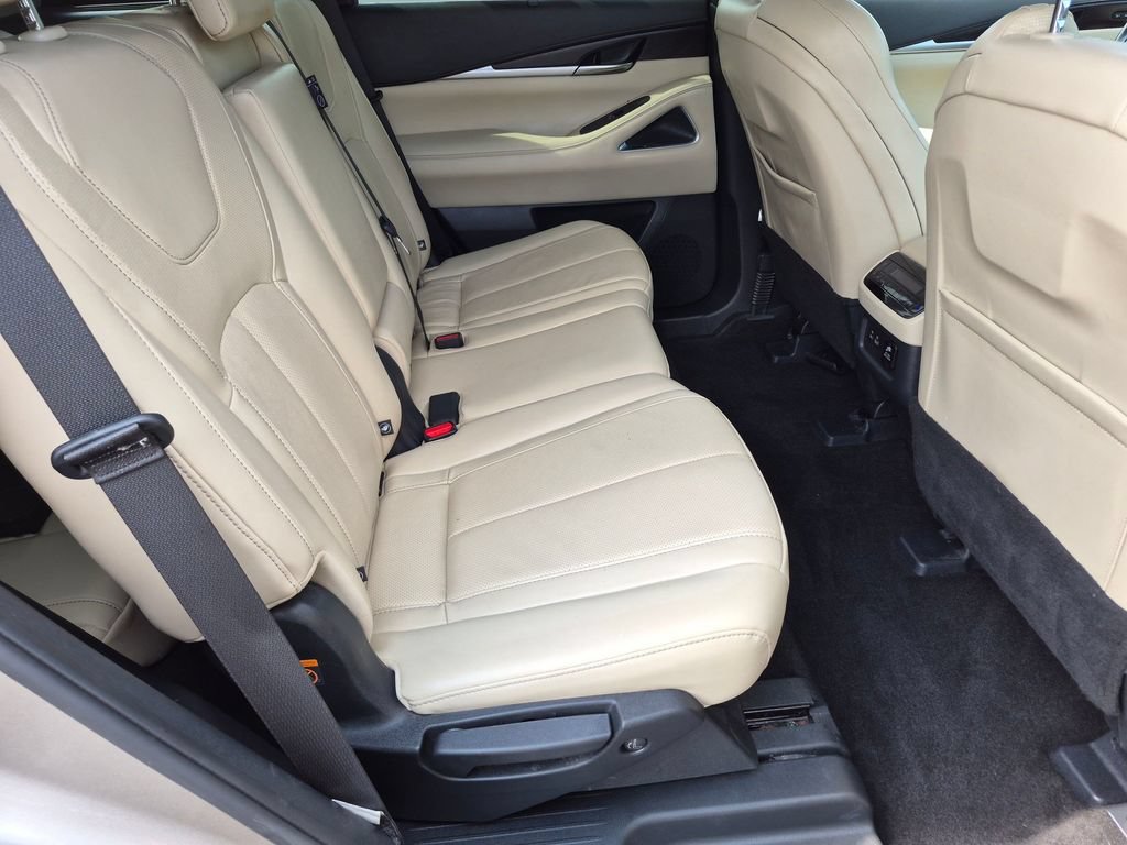 Used 2023 INFINITI QX60 Sensory w/ Cargo Package AWD/4WD image 30