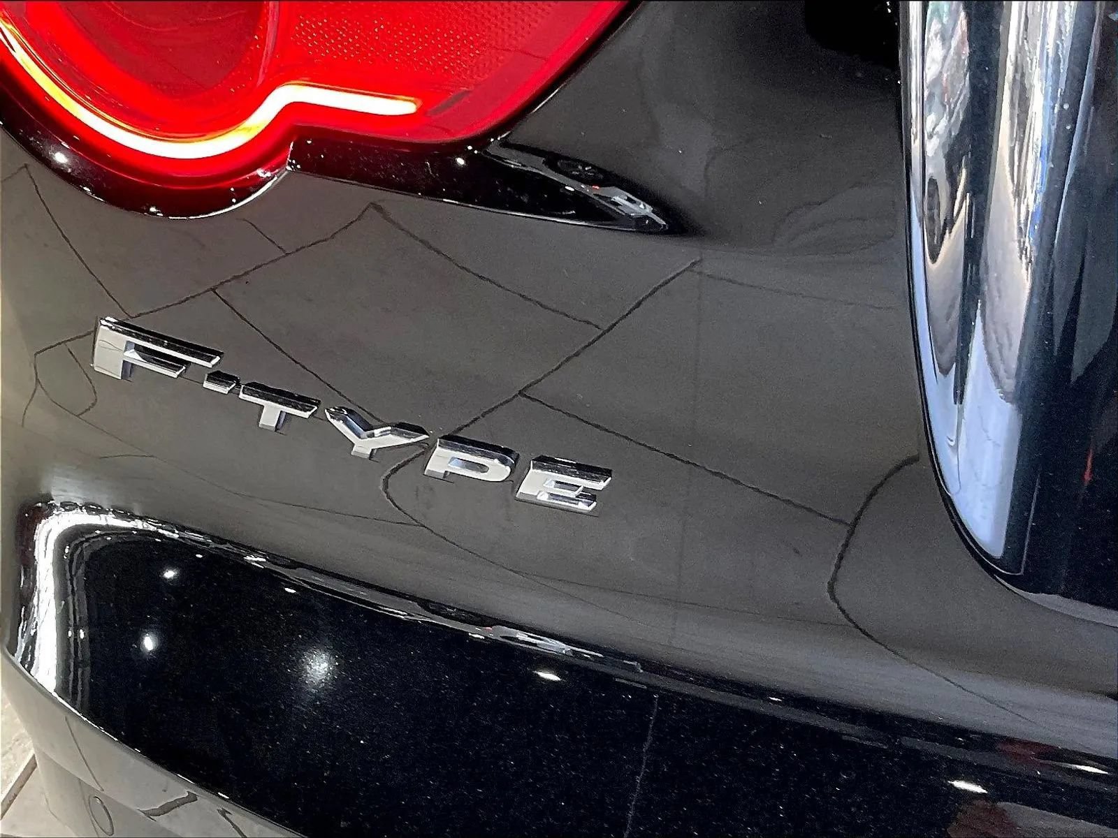 Used 2017 Jaguar F-TYPE R AWD/4WD image 29