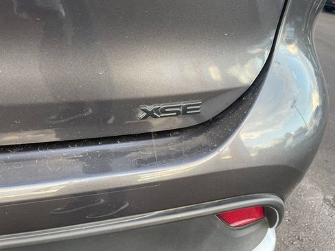 Used 2024 Toyota Highlander XSE FWD image 4