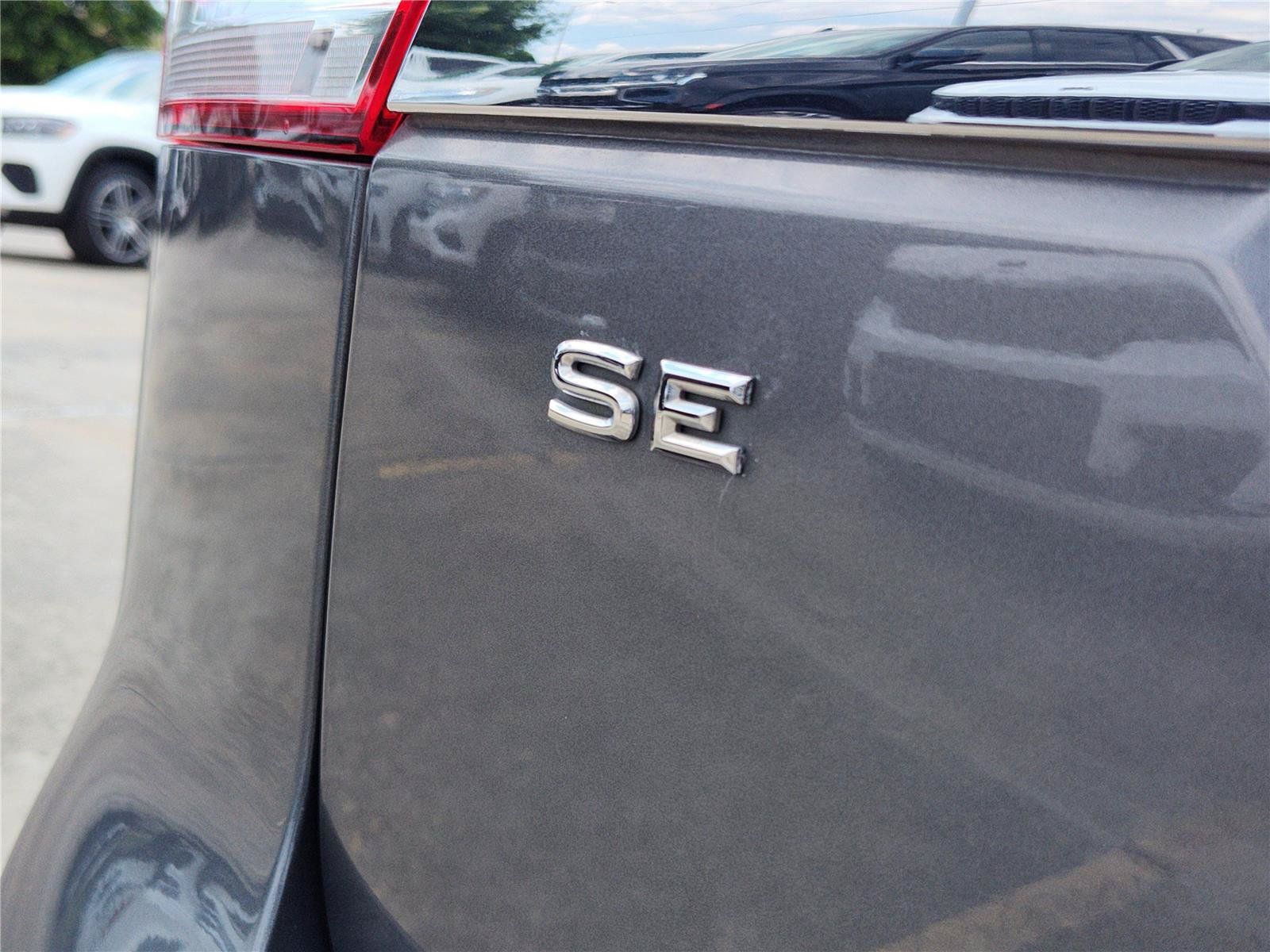 Used 2020 Volkswagen Atlas SE w/ Towing Package FWD image 6