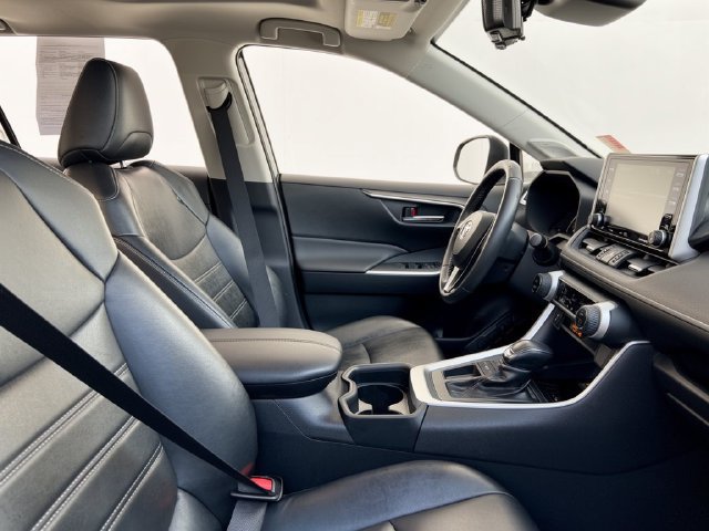 Used 2019 Toyota RAV4 XLE Premium w/ Advanced Technology Package FWD image 30
