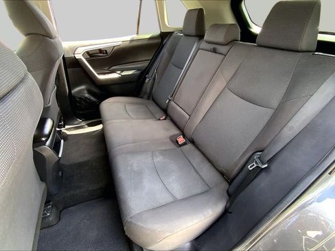 Used 2020 Toyota RAV4 LE FWD image 20