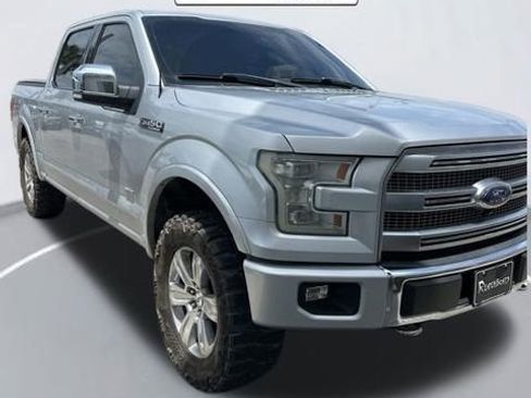Used 2016 Ford F150 Platinum w/ Equipment Group 701A Luxury AWD/4WD image 3