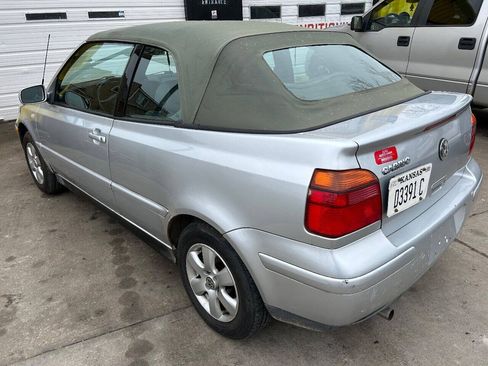 Used 2002 Volkswagen Cabrio GLX FWD image 9
