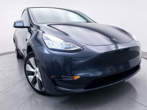 Used 2021 Tesla Model Y Long Range image 3