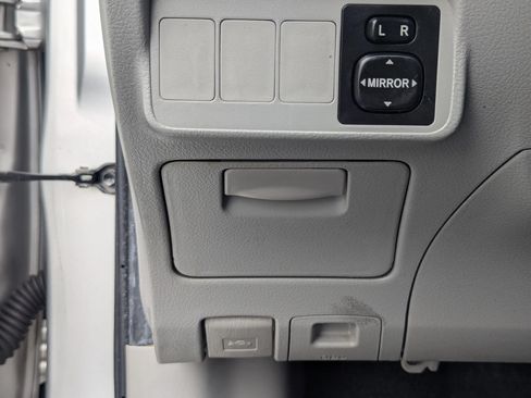 Used 2009 Toyota Corolla FWD image 15