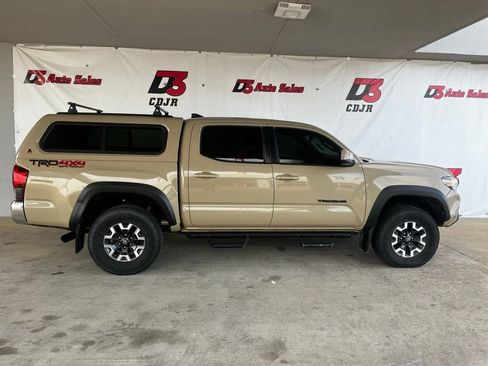 Used 2019 Toyota Tacoma TRD Off-Road image 6