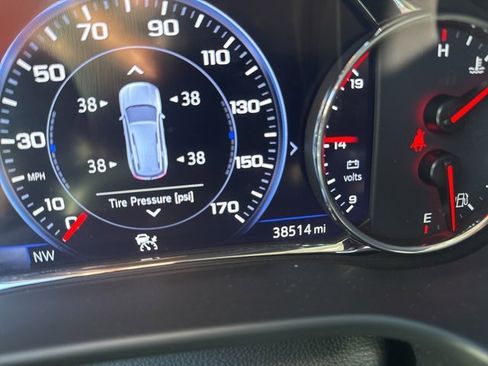 Used 2023 GMC Acadia Denali w/ Denali Ultimate Package image 6