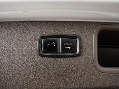 Used 2016 Porsche Macan Turbo image 22