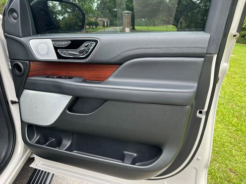 Used 2023 Lincoln Navigator Reserve AWD/4WD image 35