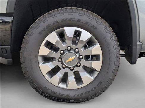 New 2026 Chevrolet Silverado 2500 Custom w/ Custom Value Package image 9