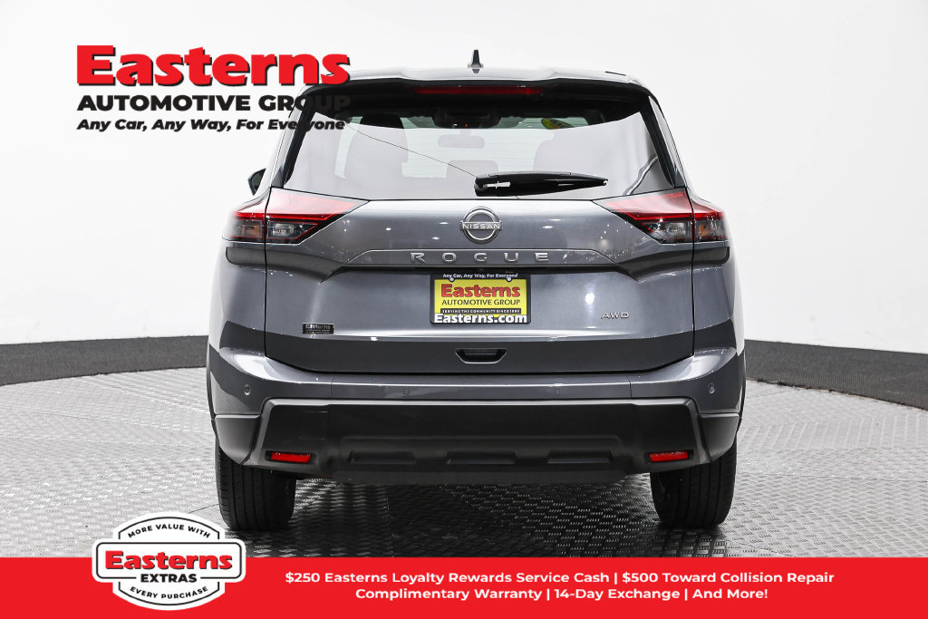 Used 2024 Nissan Rogue S AWD/4WD image 6