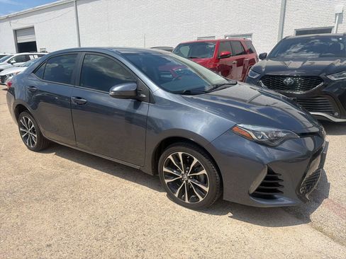 Used 2018 Toyota Corolla SE FWD image 3
