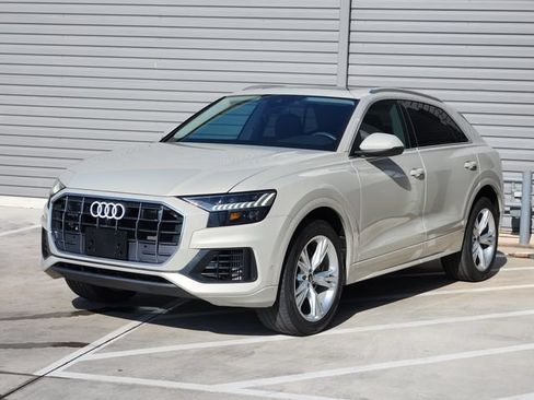 Used 2023 Audi Q8 Premium AWD/4WD image 4