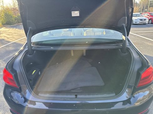 Used 2020 BMW 530e xDrive w/ Premium Package image 28