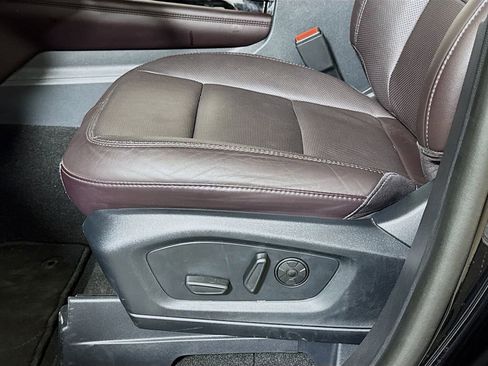 Used 2025 Ford Explorer Platinum w/ LUX Leather Package AWD/4WD image 18