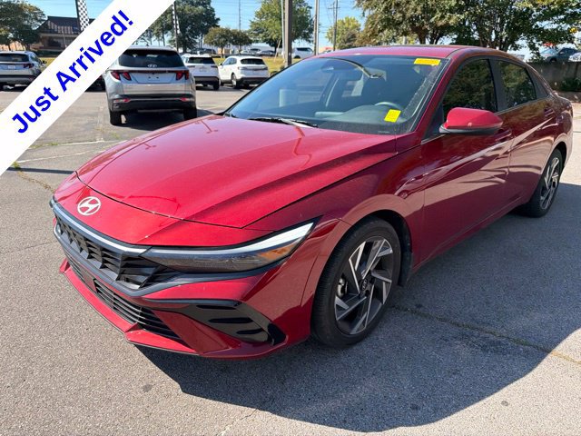 Used 2025 Hyundai Elantra SEL FWD image 7