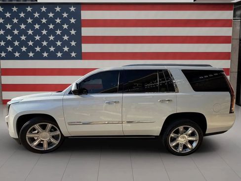 Used 2016 Cadillac Escalade Premium image 4
