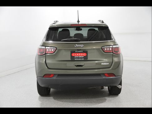Used 2019 Jeep Compass Latitude FWD image 20