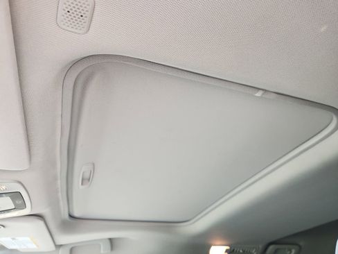 Used 2023 Toyota Sienna XLE FWD image 28