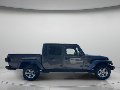 Used 2021 Jeep Gladiator Sport image 32