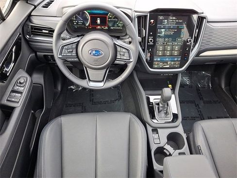 Used 2025 Subaru Forester Limited image 12
