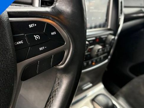 Used 2018 Jeep Grand Cherokee Altitude AWD/4WD image 15