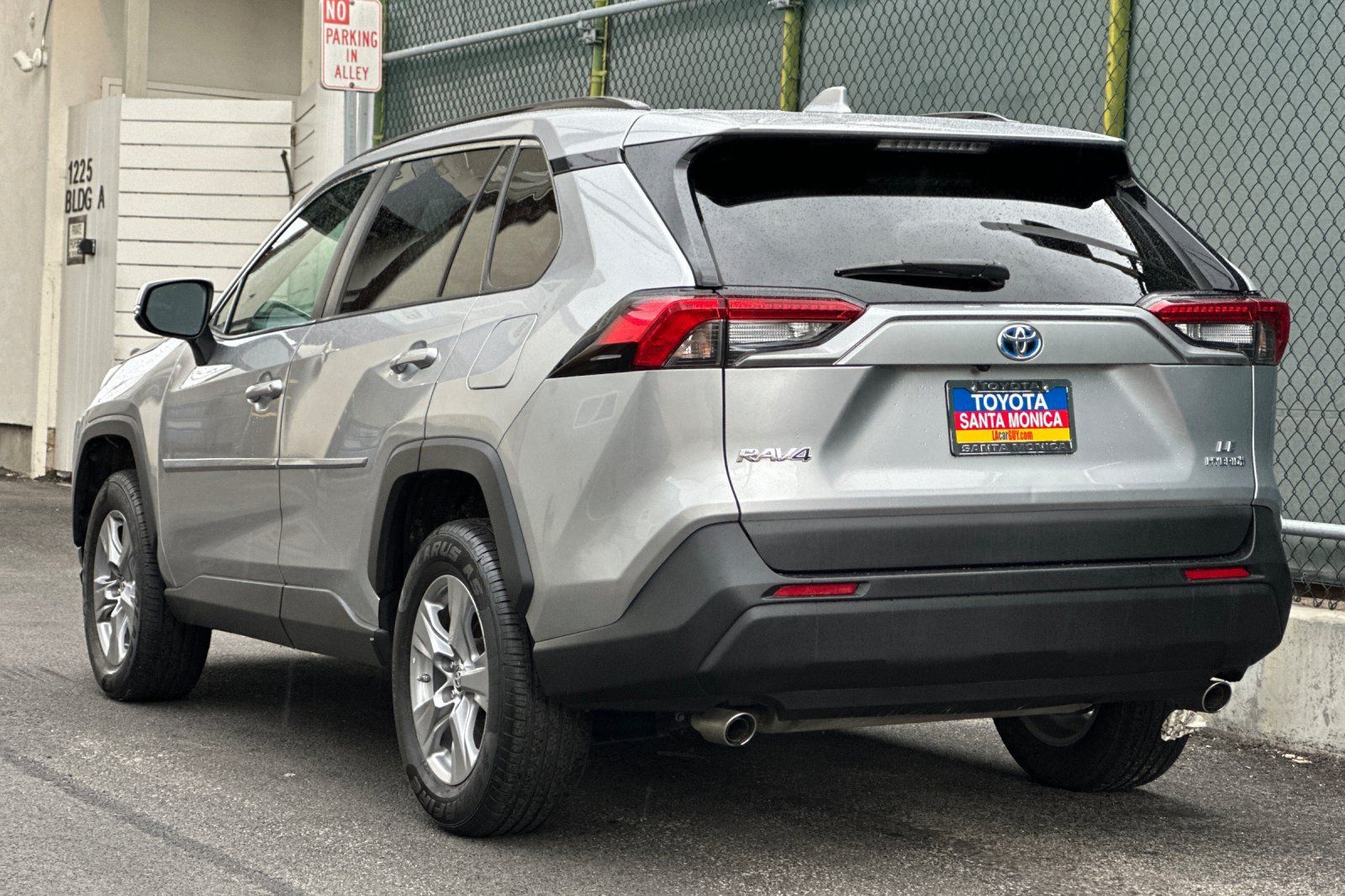 Used 2023 Toyota RAV4 LE AWD/4WD image 6