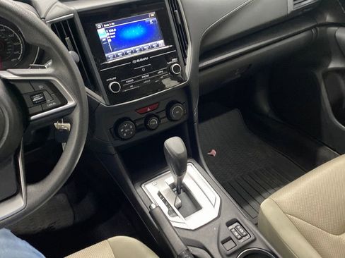 Used 2018 Subaru Impreza 2.0i Premium image 15