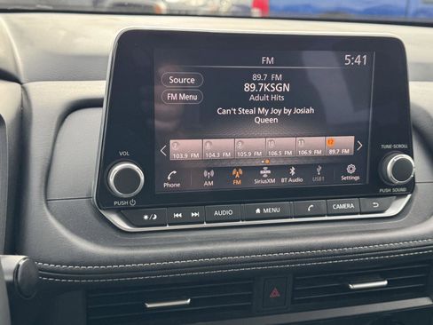 Used 2025 Nissan Rogue SV FWD image 21
