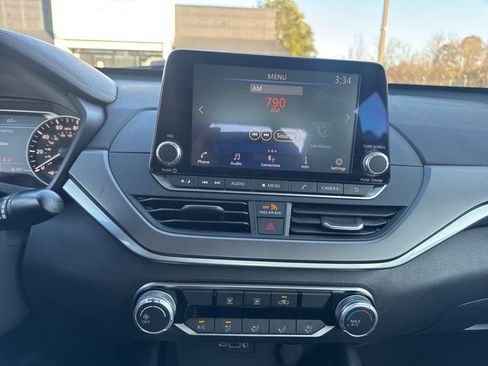 Used 2024 Nissan Altima 2.5 SR image 18