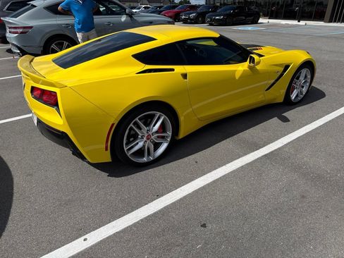 Used 2016 Chevrolet Corvette Stingray Coupe RWD image 4
