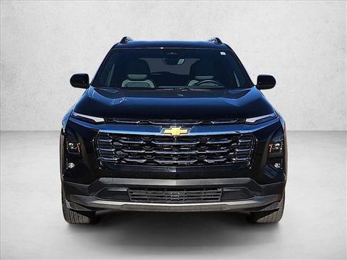 Used 2025 Chevrolet Equinox LT w/ Convenience Package II image 2